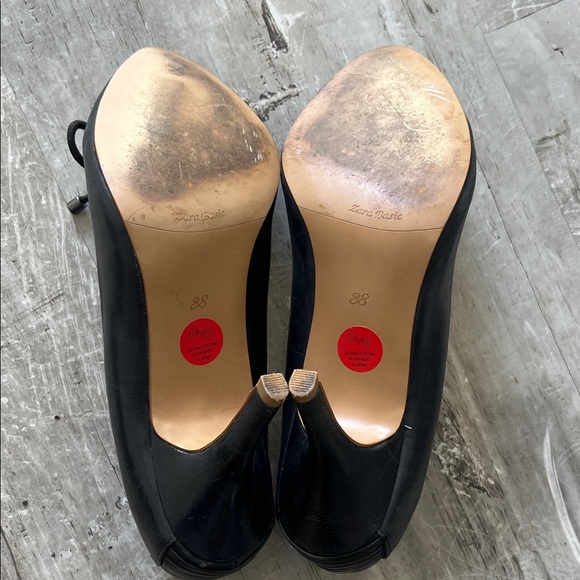 Zara Black Leather‎ Heels with Bow Detail - Picture 3 of 3